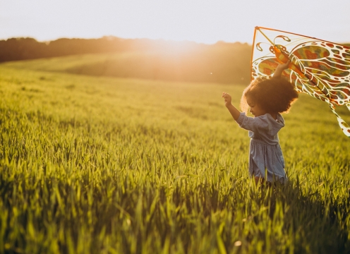 Kind Feld Freiheit Zukunft Spaß für morgen